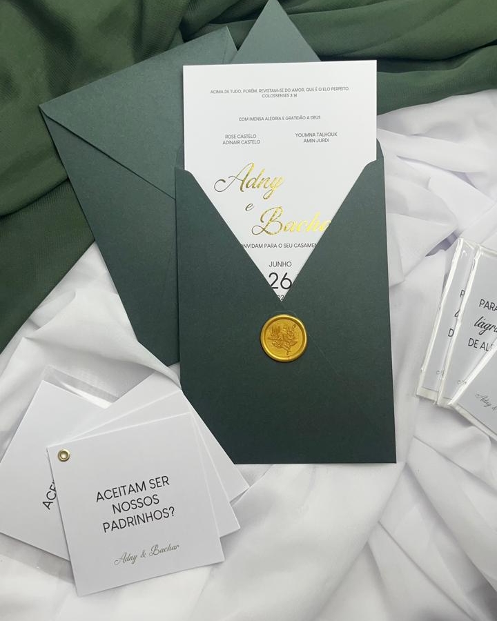 Convite com hotstamping e envelope vertical forrado - Image 2
