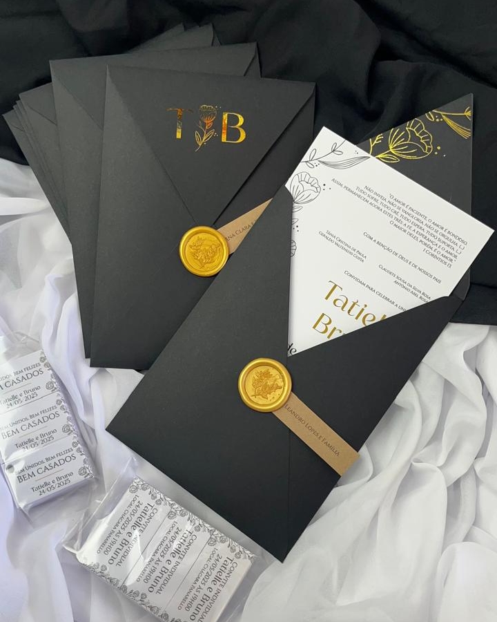 Convite com hotstamping e envelope vertical forrado - Image 3